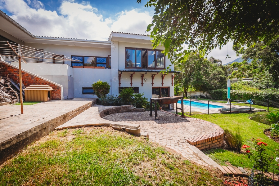 4 Bedroom Property for Sale in Twee Rivieren Western Cape